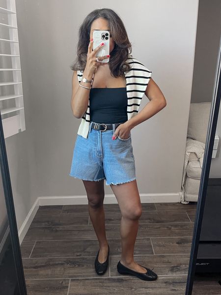 Abercrombie dad shorts in Curve size. I wear a 26. Love these due to the added length. I recommend staying true to size in these. Also, my black Abercrombie top is also linked, wearing a size small 

#LTKfindsunder100 #LTKfindsunder50 #LTKstyletip