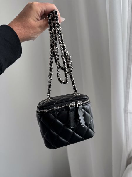 Amazon find
Chanel inspired 
Hand bag

#LTKFindsUnder50 #LTKItBag