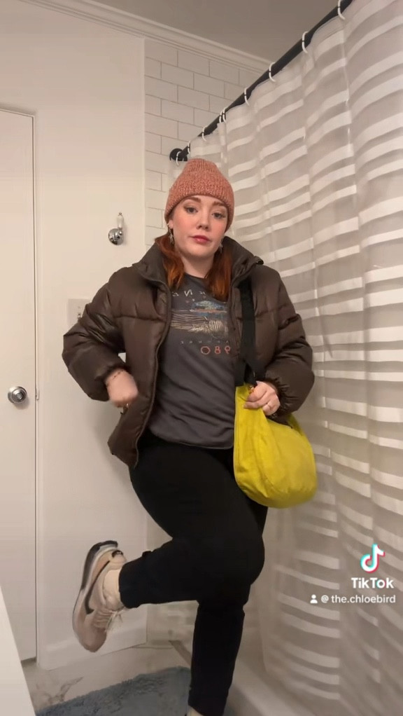 Band tee • baggu • old navy • midsize • winter • casual 

#LTKmidsize #LTKVideo #LTKplussize