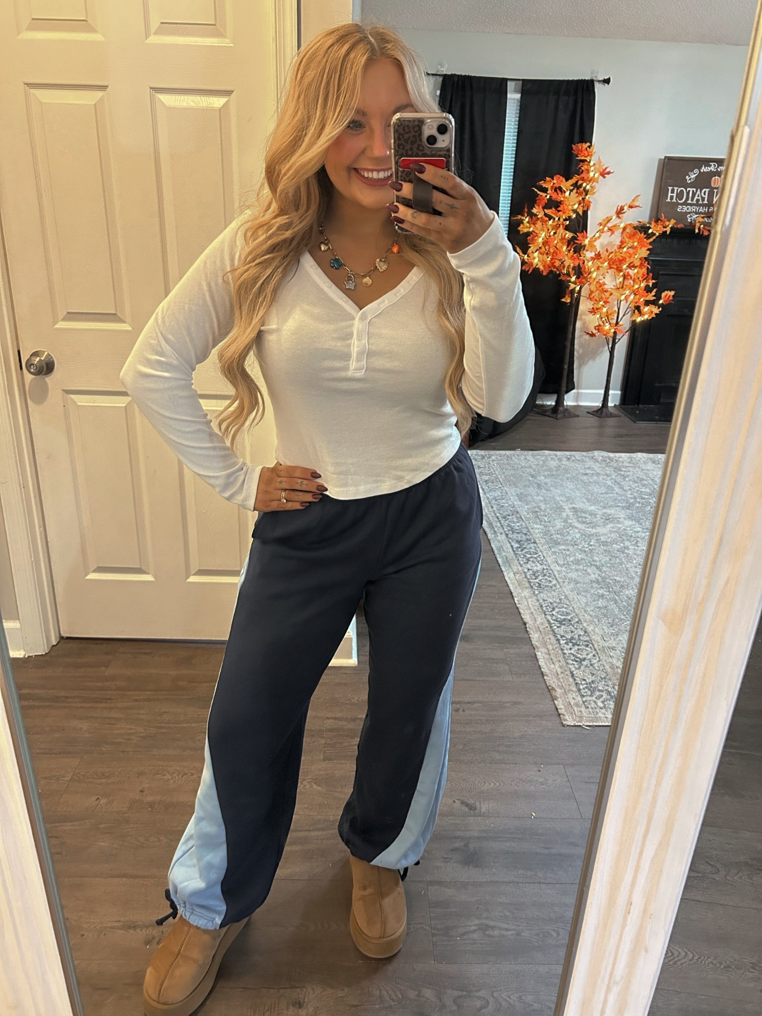 Comfiest barrel sweatpants!!! Love the colorblock look! Wearing size medium! 

#LTKSeasonal #LTKMidsize #LTKActive