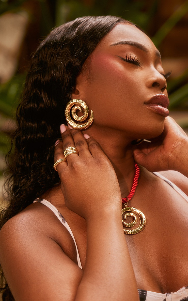 Gold Oversized Swirl Detail Stud Earrings | PrettyLittleThing US