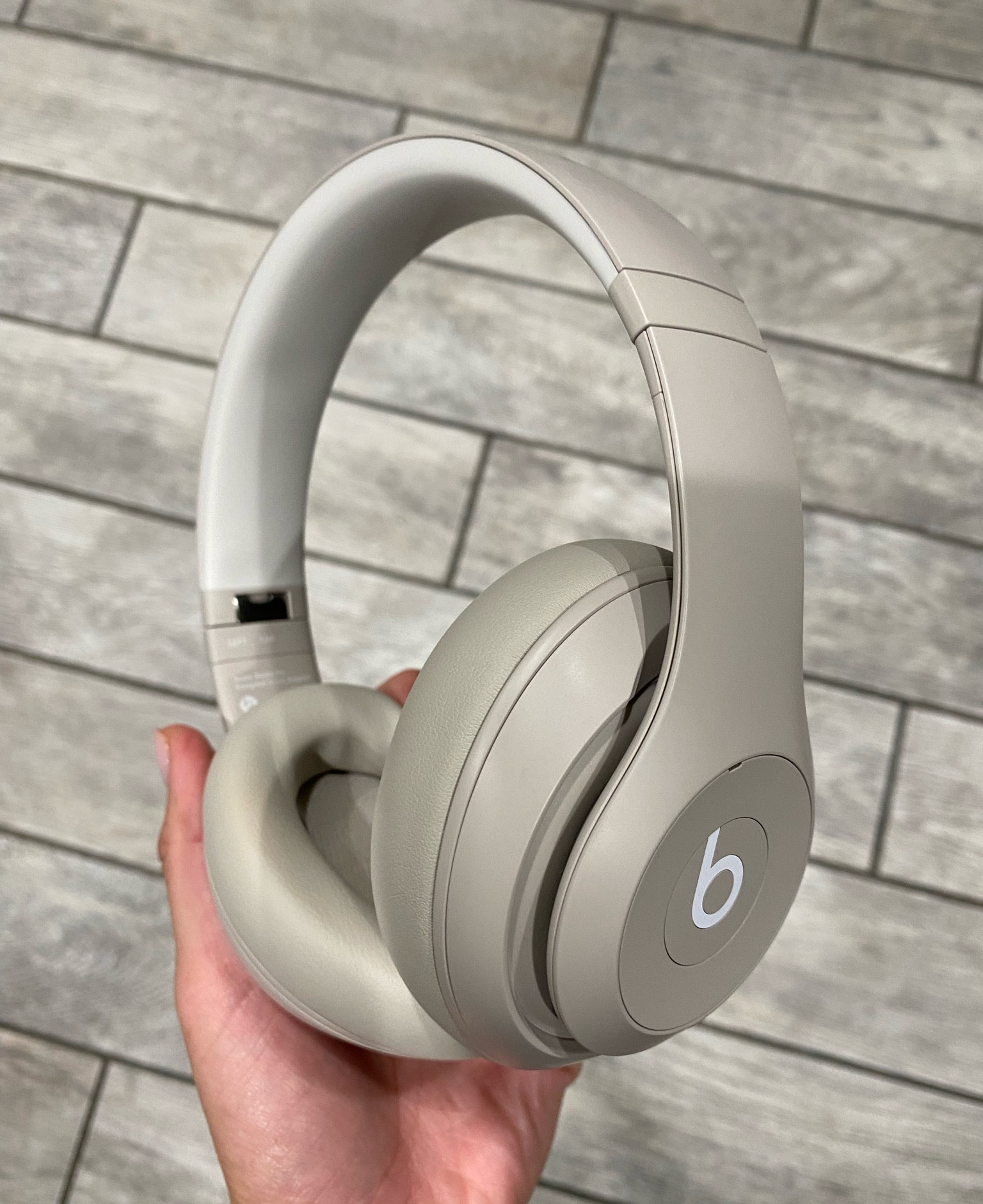 Beats Studio pro Bluetooth wireless headphones 50% off!

#LTKsalealert #LTKGiftGuide #LTKCyberWeek