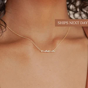 Tiny Mama Necklace, Dainty Mama Necklace, Mothers Day Gift, Initial Necklace, Letter Necklace, Gift  | Etsy (ES)