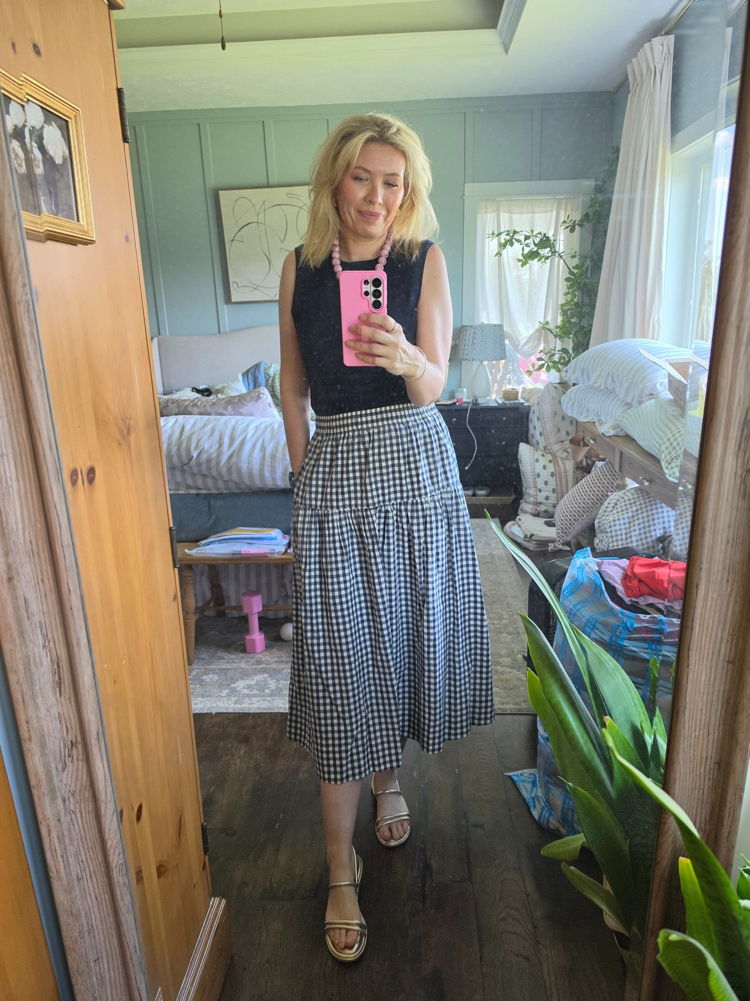 Perfect summer ootd. Errands, movie, shopping, date...you name it

#LTKootd #LTKSeasonal #LTKOver40