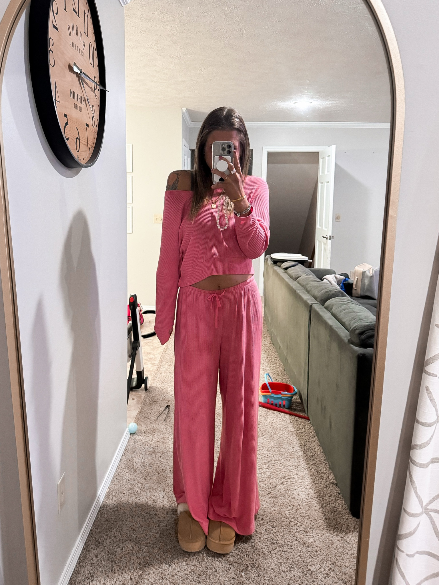 Target cozies for the win 🤌🏼🩷
Target lounge set made from the comfiest material | Bearpaw platform slides | Victoria Emerson jewelry I love 
#comfycozycasual #outfitset #pinkthings #girlygirls #fashion 

#LTKFindsUnder50 #LTKStyleTip #LTKShoeCrush