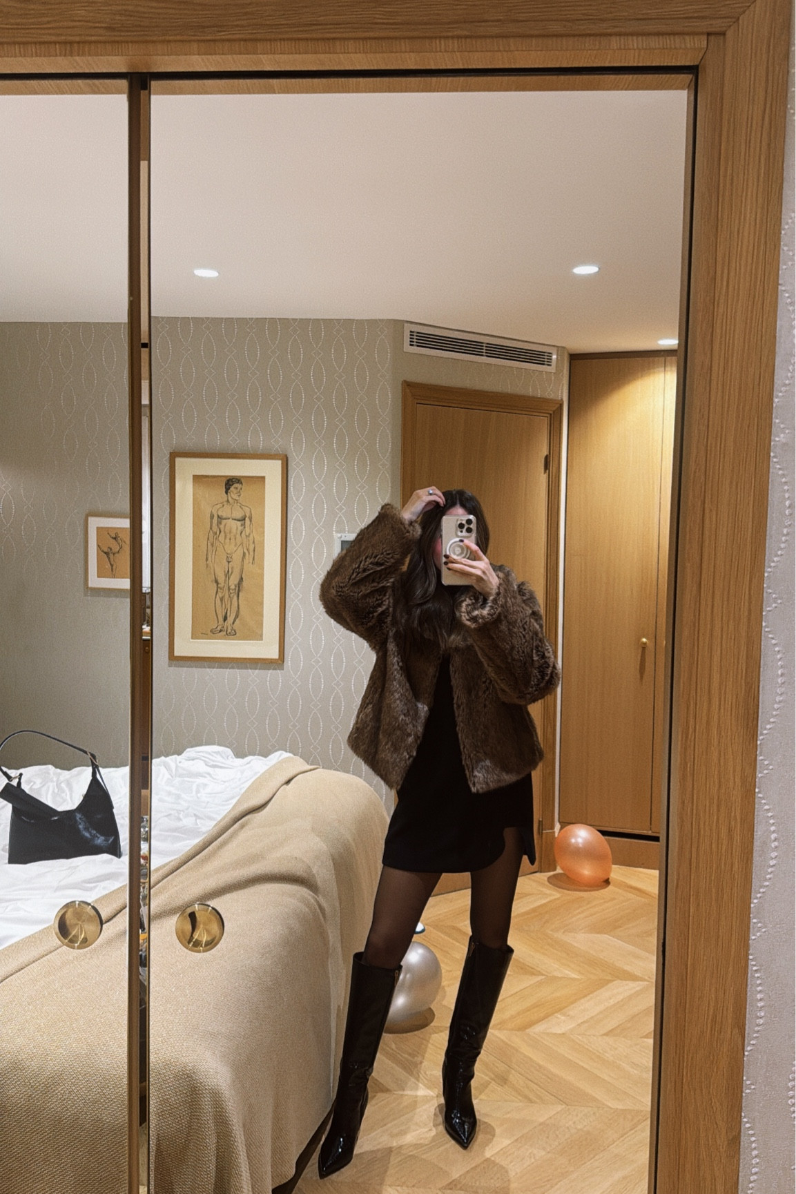 Night one in Paris 🥂