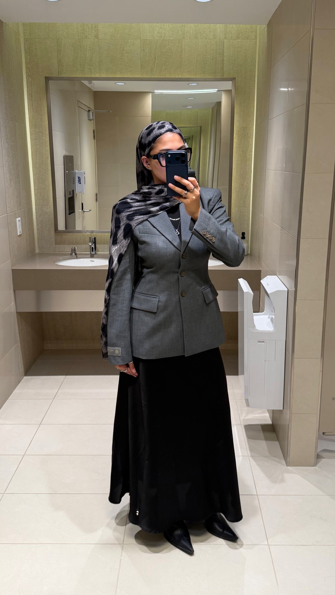 Office ootd

#LTKworkwear #LTKmodest #LTKcanada