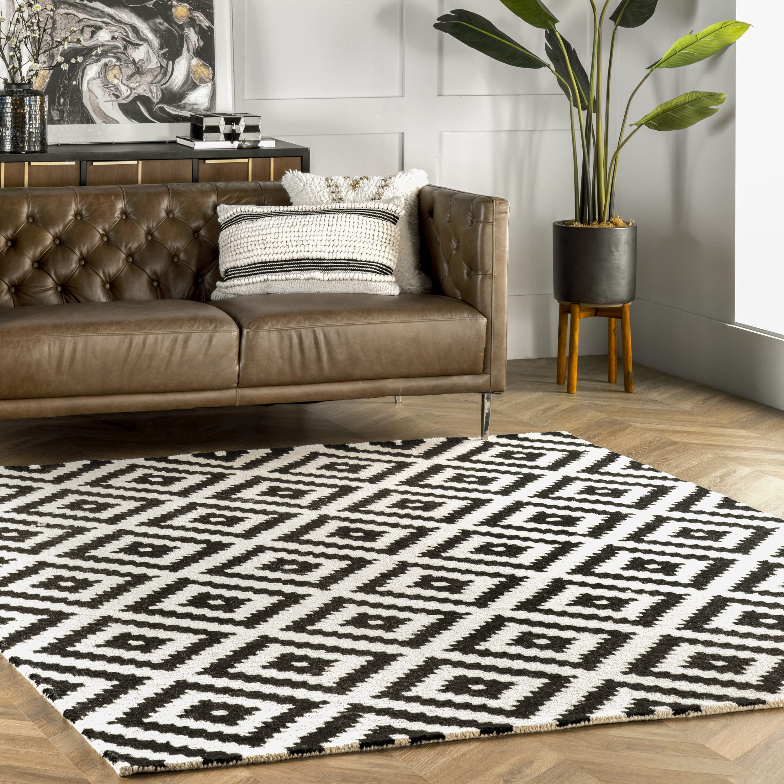nuLOOM Kellee Hand Tufted Geometric Wool Area Rug, 6x9, Black | Amazon (US)