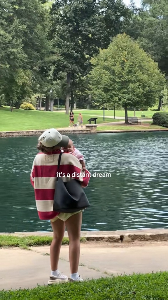 my go to mom fit for walks etc!!

#LTKActive #LTKFindsUnder100 #LTKStyleTip