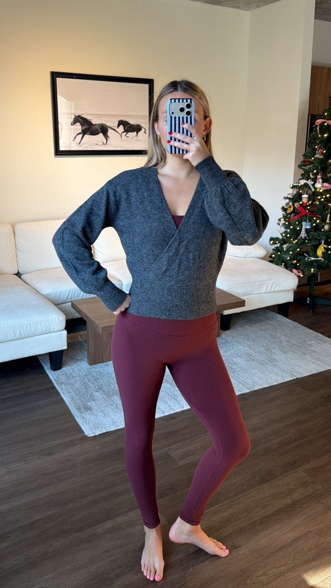 Black Fiveday sale prep @aritzia ! The sale starts 11/25 and runs through 12/1!🤎🍂 Wearing a small sweater and 2 leggings!! 

@aritzia #aritziapartner