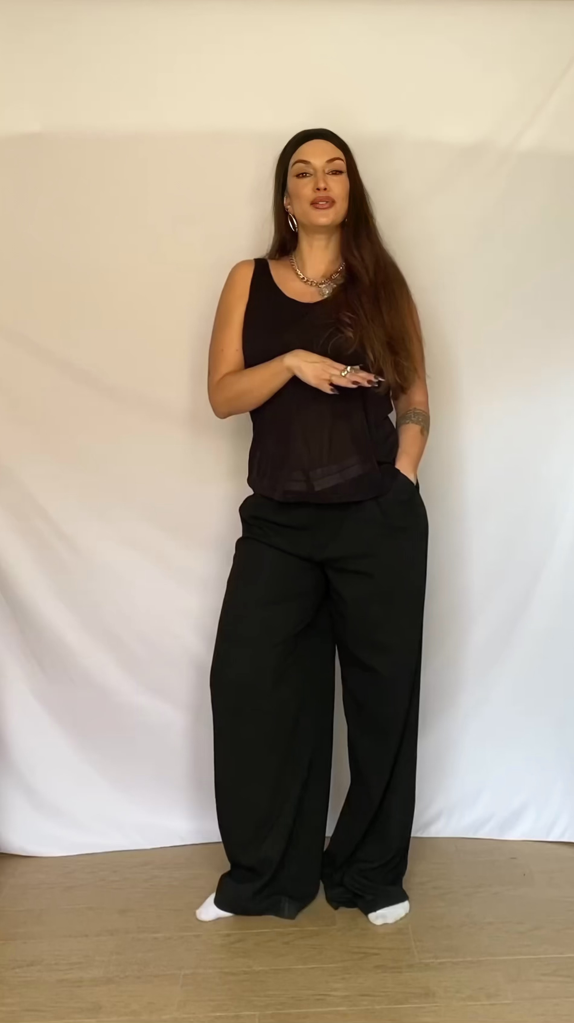 Grey and brown = perfect combo 🩶🤎
#suedeoutfit #effortlesschic #winteroutfits 

#LTKStyleTip #LTKSaleAlert