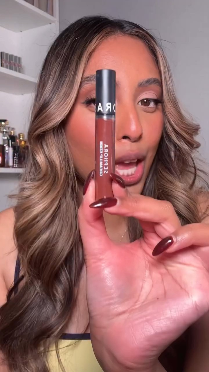 If you’ve slept on Sephora collection, I’m gna need you to wake up bc look at how stunning this shade is 👀🤎

#brownlipstick #brownskin #browngirlmakeup #brownskinbeauty #sephoracollection @sephoracollection