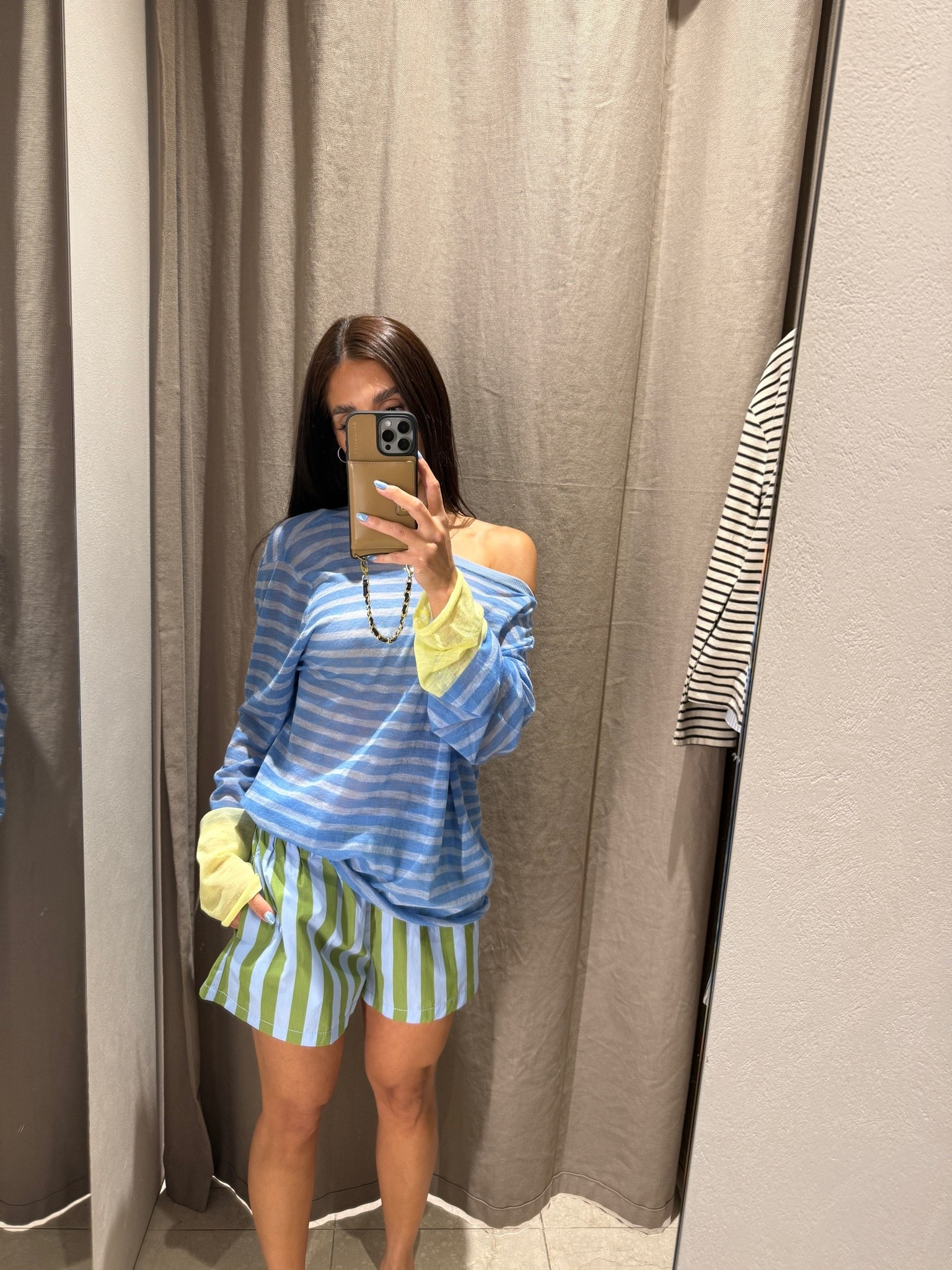 Small shorts m top #zara #shorts #ootd #casual

#LTKmomlife #LTKootd