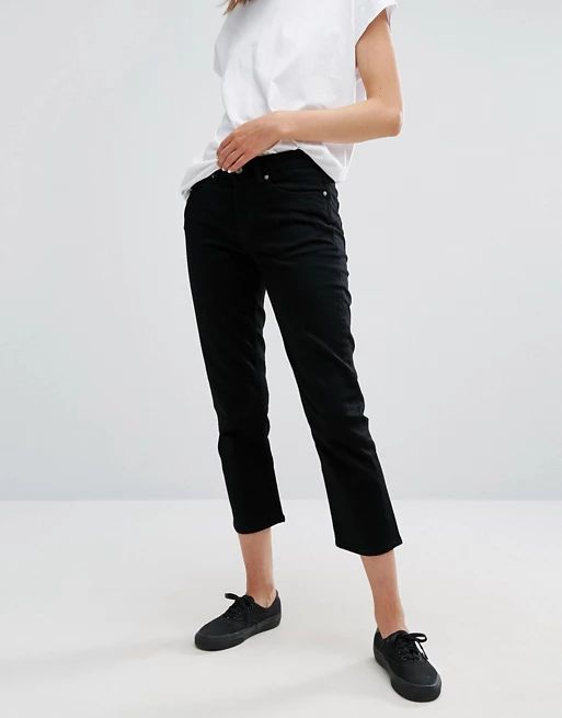 Weekday – Ami – Kurze Boyfriend-Jeans mit mittlerer Bundhöhe | Asos DE