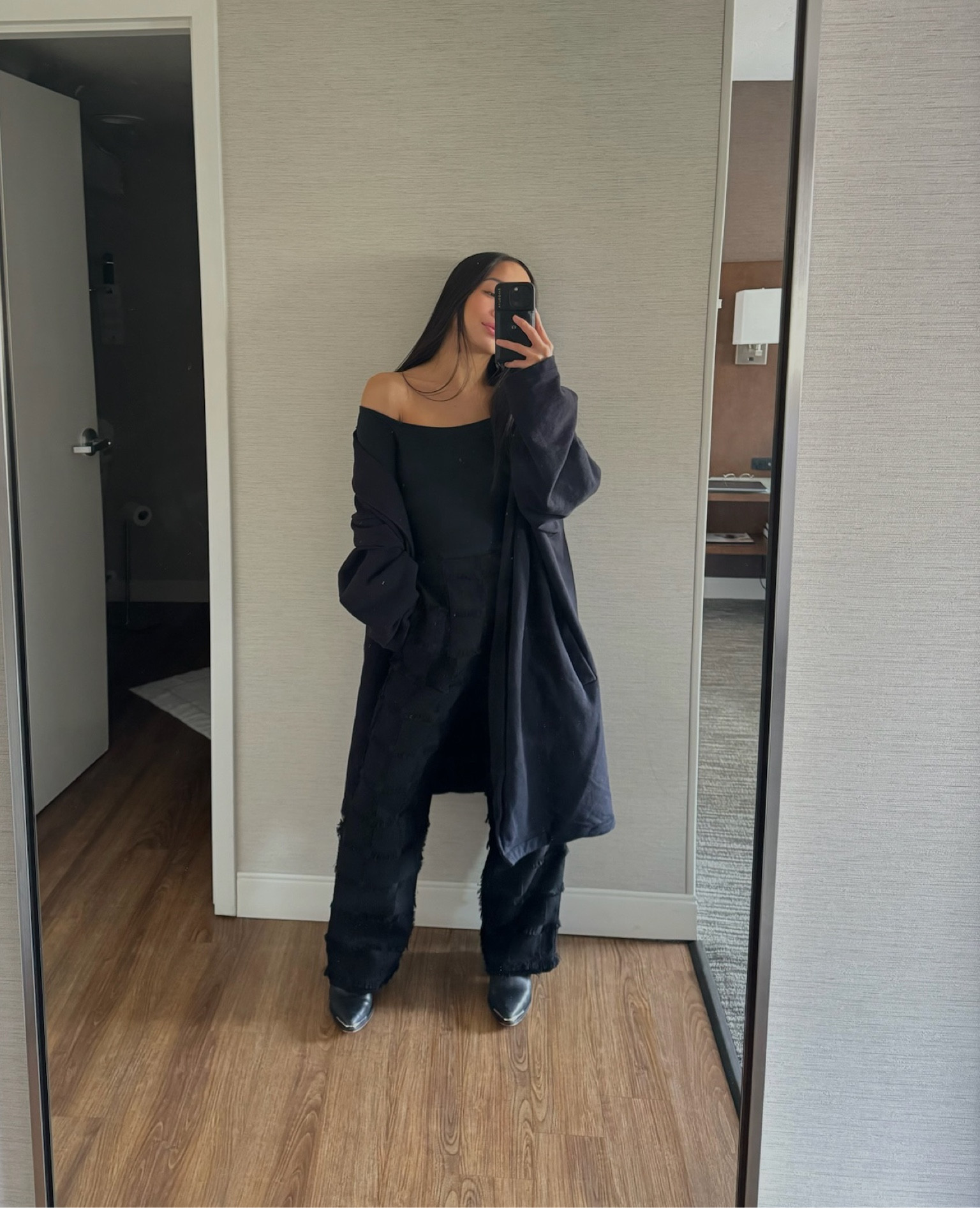 Sleek black fit 🖤

#LTKSeasonal #LTKstyletip #LTKworkwear