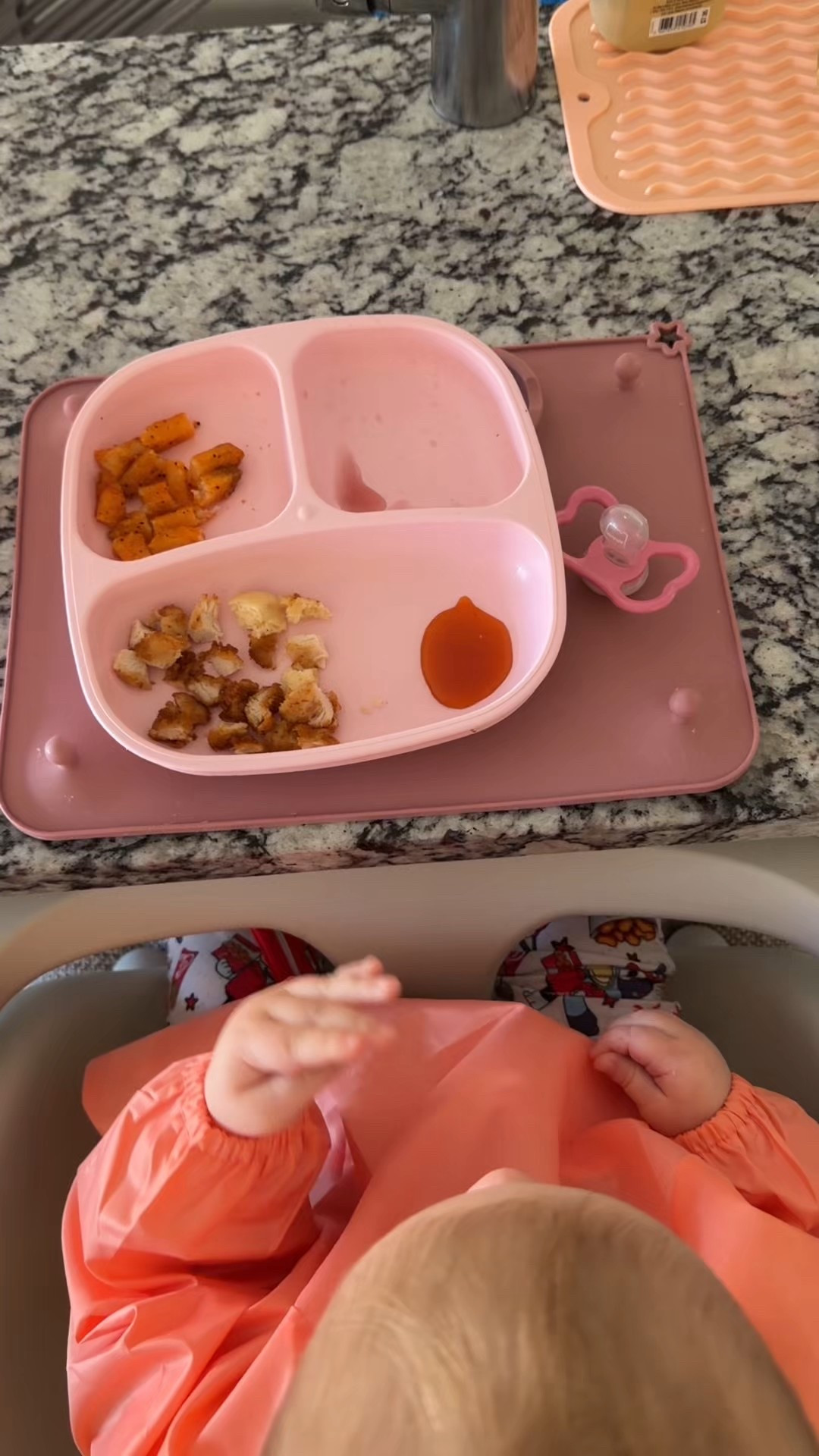 A realistic day of eating for my 13 month old! Everything we use for toddler eating! Our high chair converts into a booster and we love it!

Baby feeding supplies. Baby led weaning supplies. High chair. Toddler bibs  