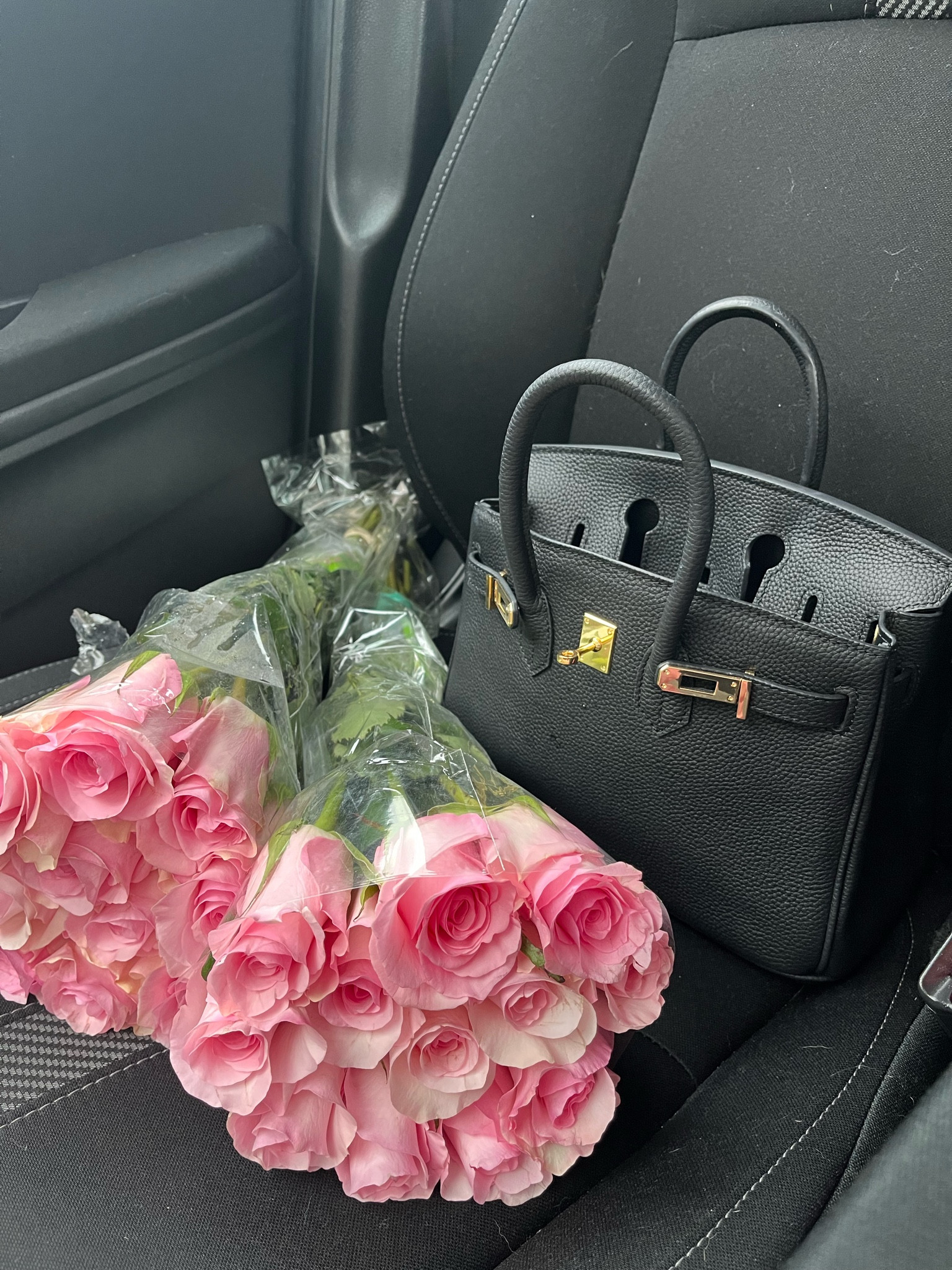 My new favorite everyday bag ✨

Birkin, Birkin dupe, black purse, cute purse, it bag, clean girl aesthetic, aesthetic accessories, that girl 

#LTKfindsunder100 #LTKitbag #LTKstyletip