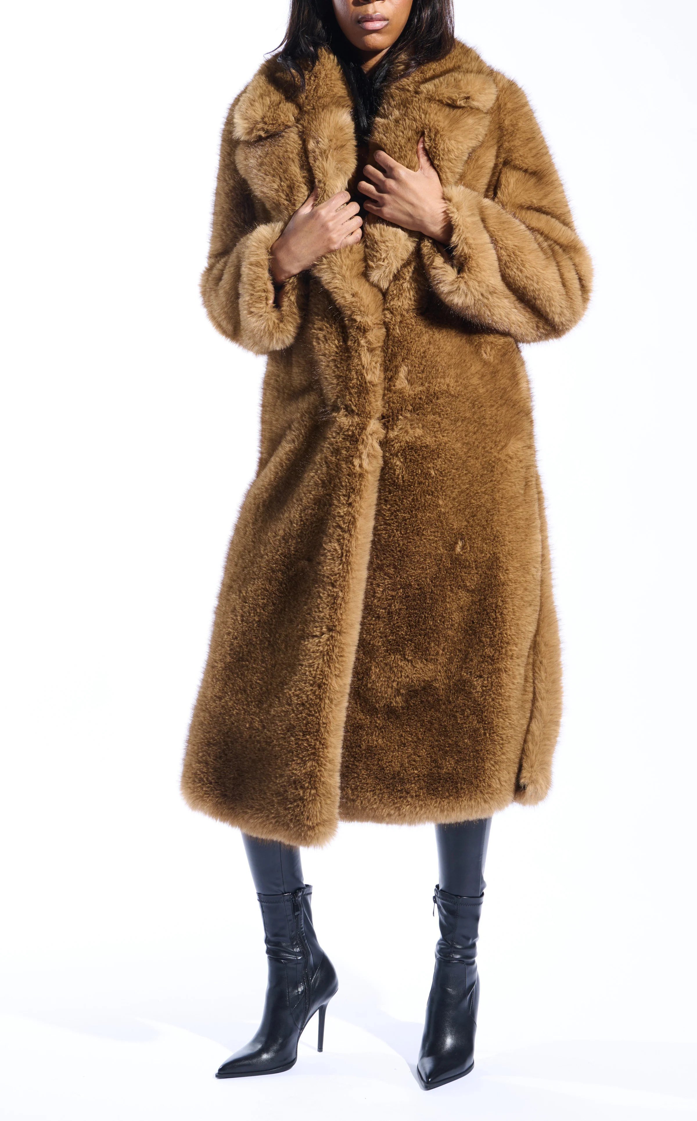 ARCHER-BROWN FAUX FUR COAT | Azalea Wang