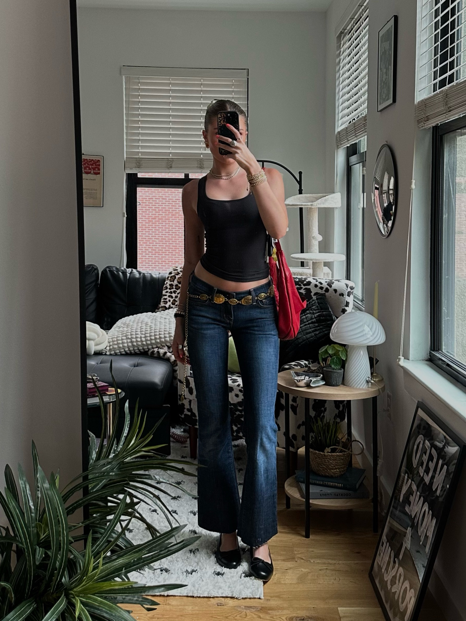 top: size  XXS
jeans: thrifted 