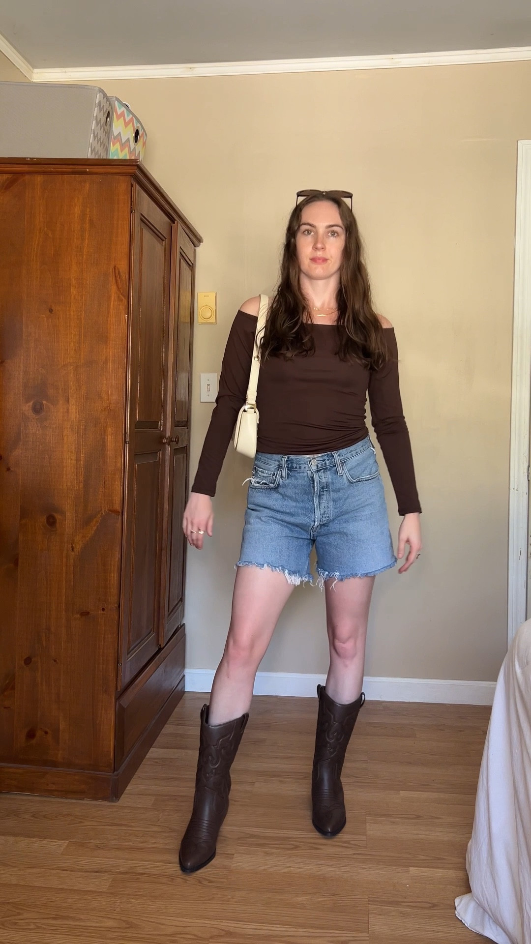 Another fall transition outfit idea 


Amazon, Amazon fashion, Amazon purse, Amazon bag, agolde, boots, fall boots, gold jewelry

#LTKFallSale #LTKSeasonal #LTKItBag