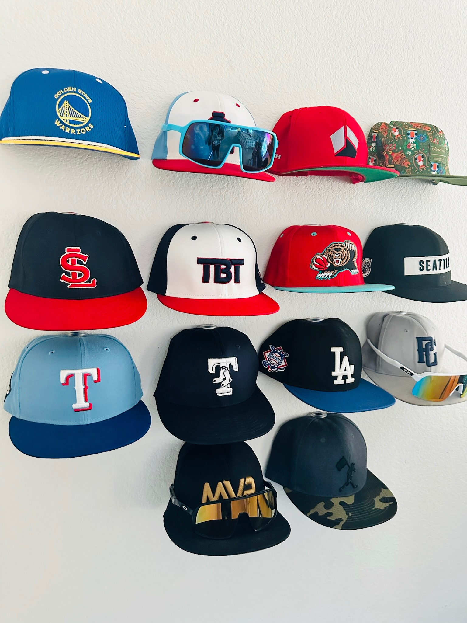 HOME RUN hat storage! ⚾️ No more running around the house trying to find hats on game day! Check out this clever cap storage solution and keep your lids organized in style! 



#CapGameStrong #BaseballCapStorage #baseballmom #baseballlife #organizingtips