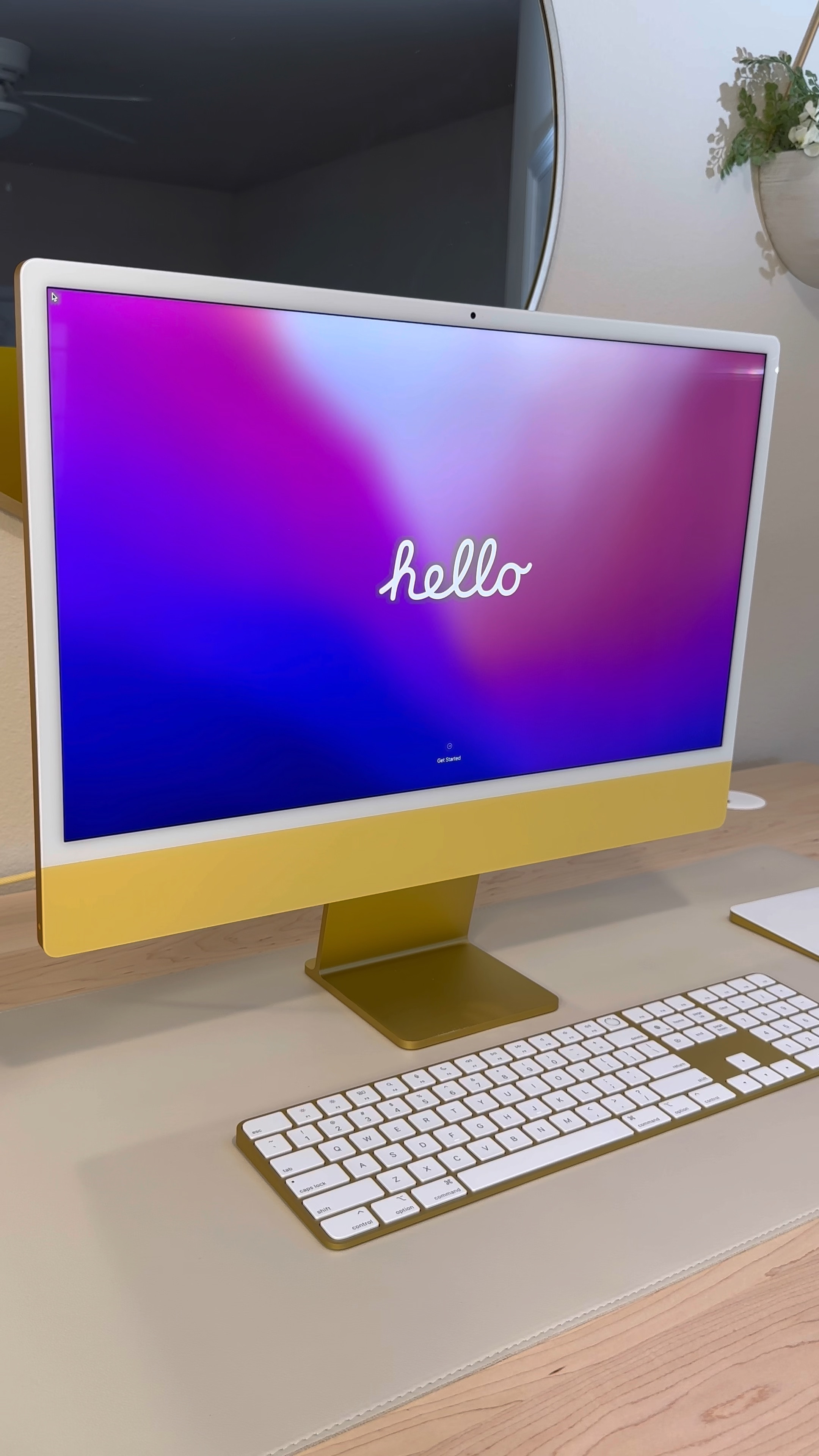 Home Office Essentials 🖥️💛🎧

#LTKVideo #LTKGiftGuide #LTKHome