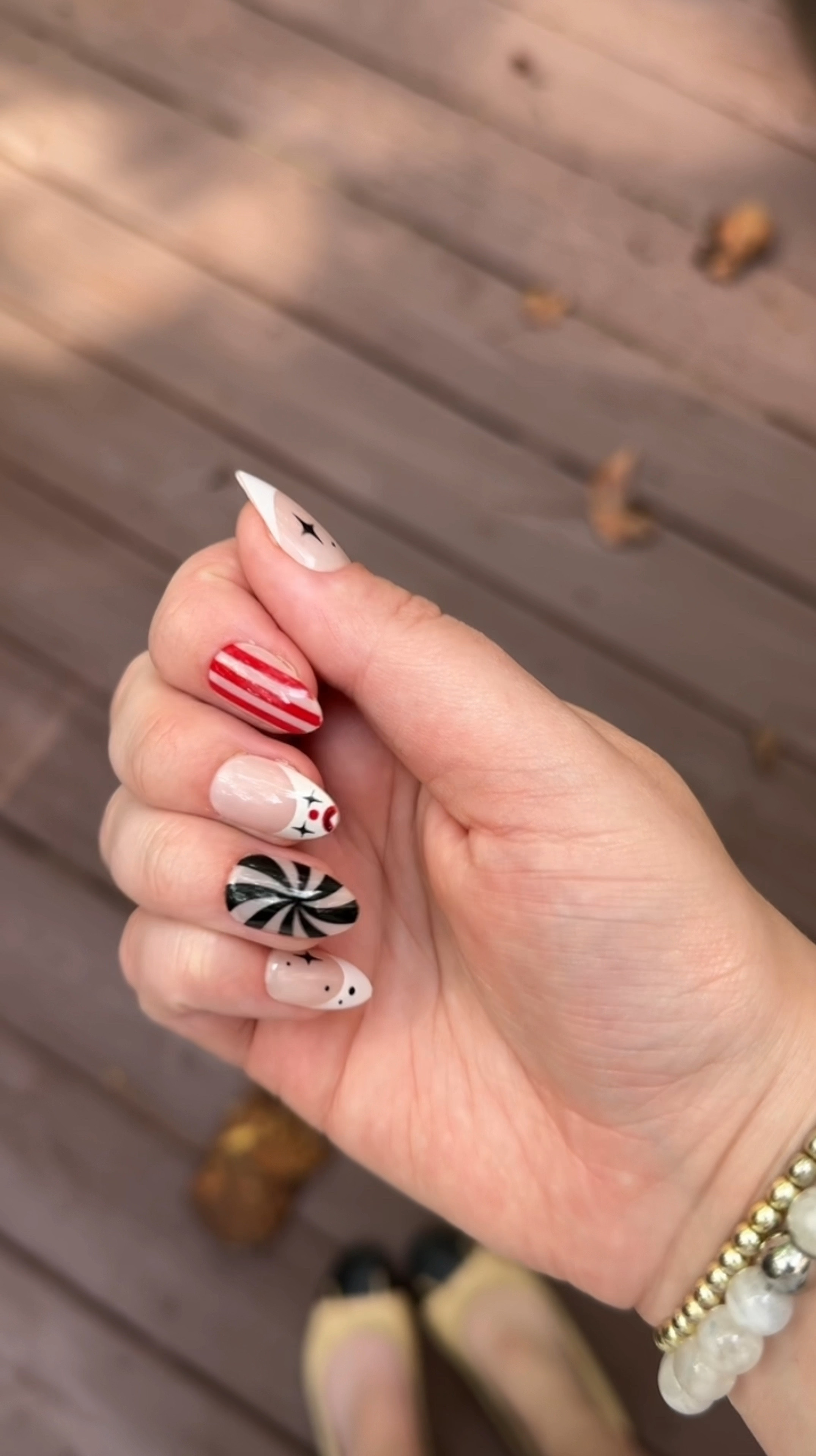 Glow in the dark press on nails for spooky season 🎃 
Press on nails
Kiss impress nails
Halloween nails
Fall nails
Clown nails


#LTKHalloween #LTKSeasonal #LTKBeauty