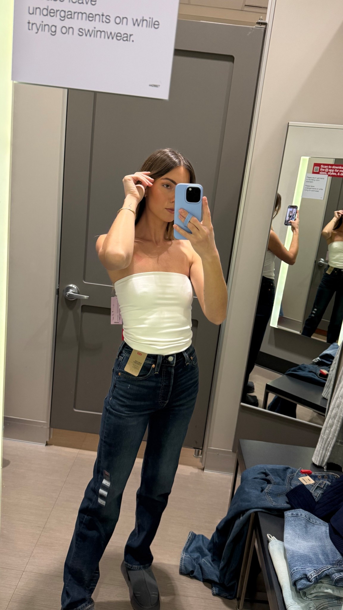 XXS Wild Fable Tube Top
24 Ribcage straight leg full length Levi’s 