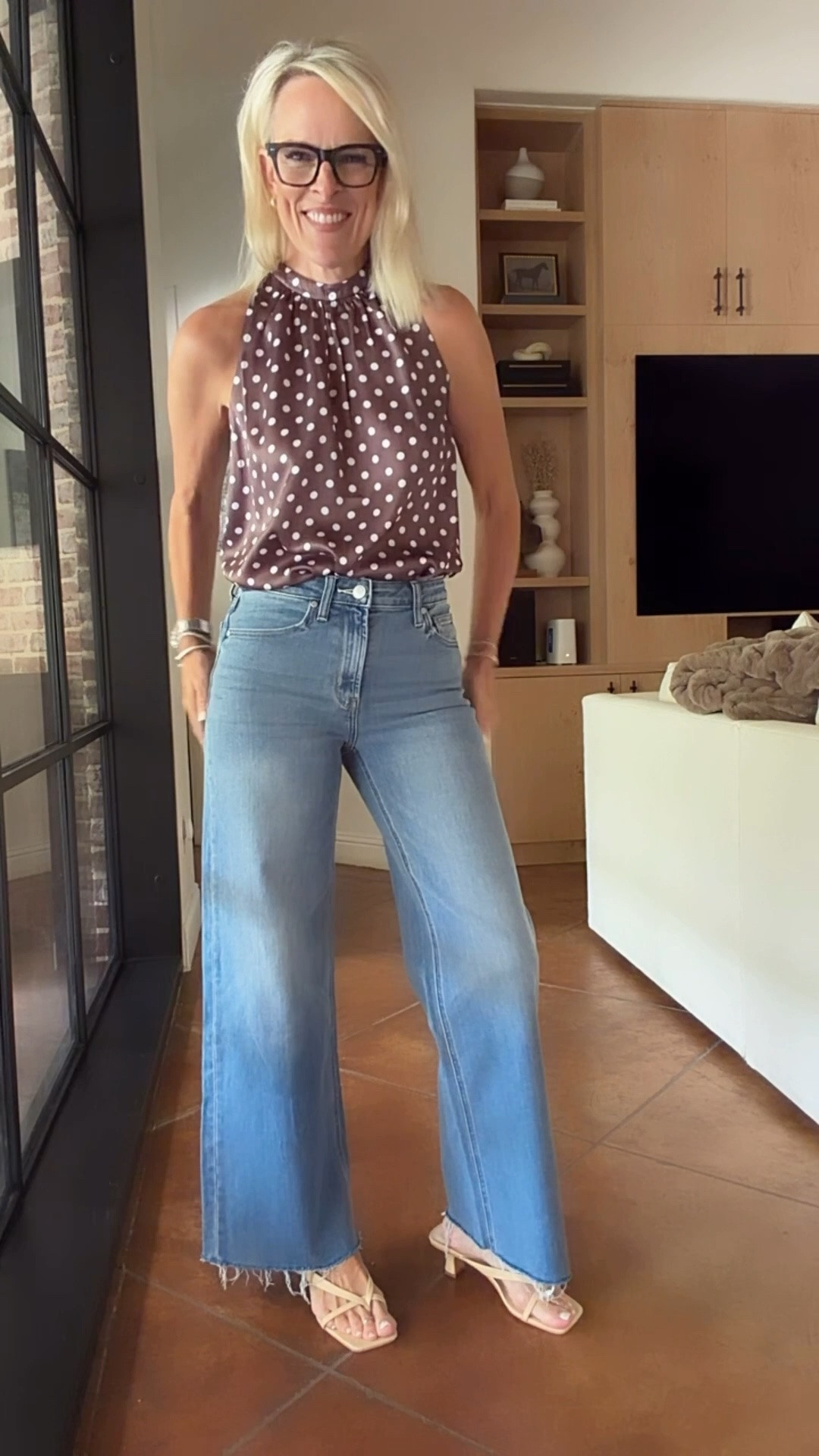 Summer in @Quince ! 
The best linen, denim and even washable silk! 
These denim are $50!! an unbelievable price, especially for the quality, feel like premium denim #quincepartner￼

#LTKdayinmylife #LTKOver40 #LTKootd