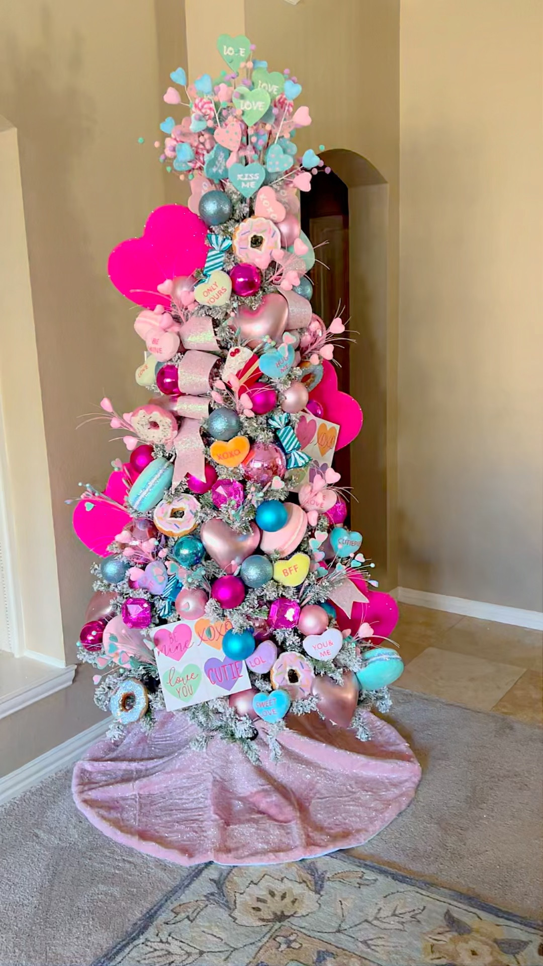 Shop my 2024 Valentine’s Day Tree!#LTKhome #LTKfindsunder50

#LTKSeasonal