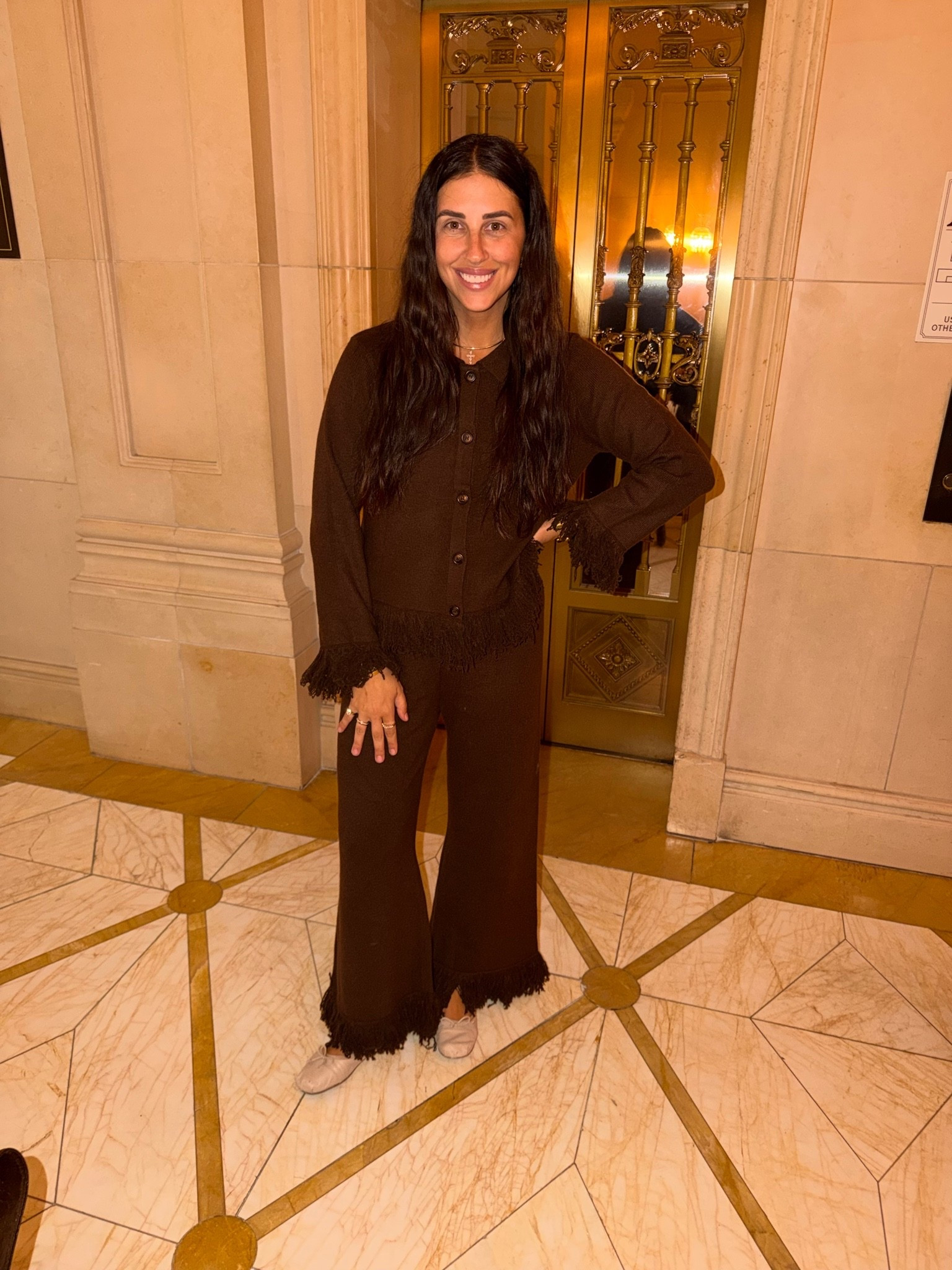 Comfy set & the fur makes it elevated!! 

Size: medium 

Dressupbuttercup.com #dressupbuttercup #dederaad