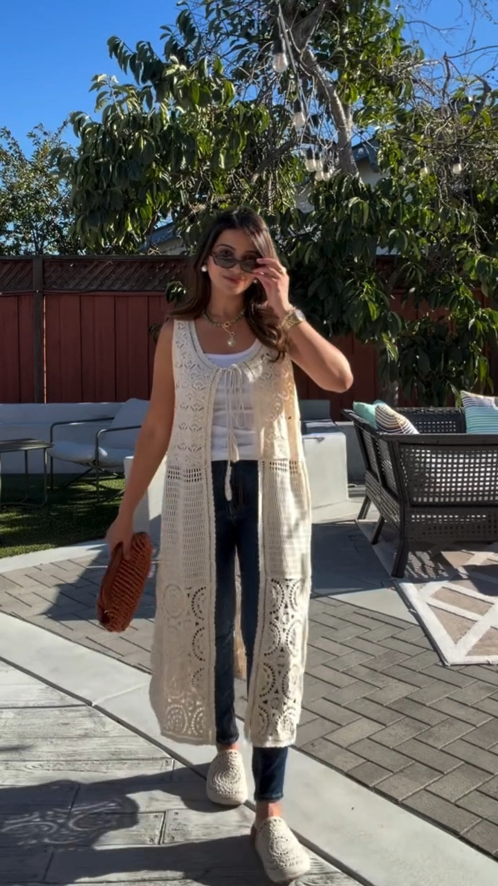 Just a girl who loves the classics but makes them feel elevated every time 🤍

#ootd #minimalstyle #effortlesschic #everydaystyle #fashioninspo #denimlove #crochetjacket #whiteanddenim #basicsdonebetter #styleinspo #casualglam #fallstyle #timelesselegance #simpleyetstylish