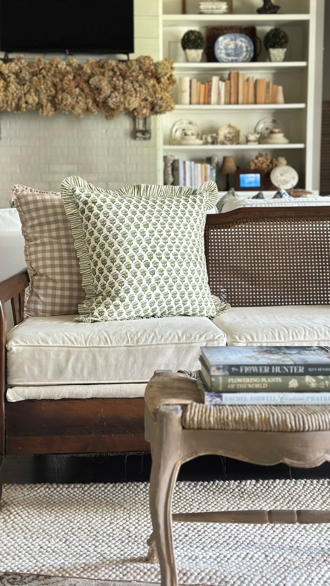 Yesterday I changed out the pillows on the sofa in my sitting area with these beautiful block print pillows with ruffle detail. 

I am so pleased with the quality and color.

@cottonprintclub has so many wonderful linens…
tablecloths, napkins, placemats, and pillow covers.

There are lots of pattern and color options as well as sizing options.

It’s the perfect way to give your space a refresh and the pricing is so good! 



#LTKFindsUnder50 #LTKHome #LTKSeasonal