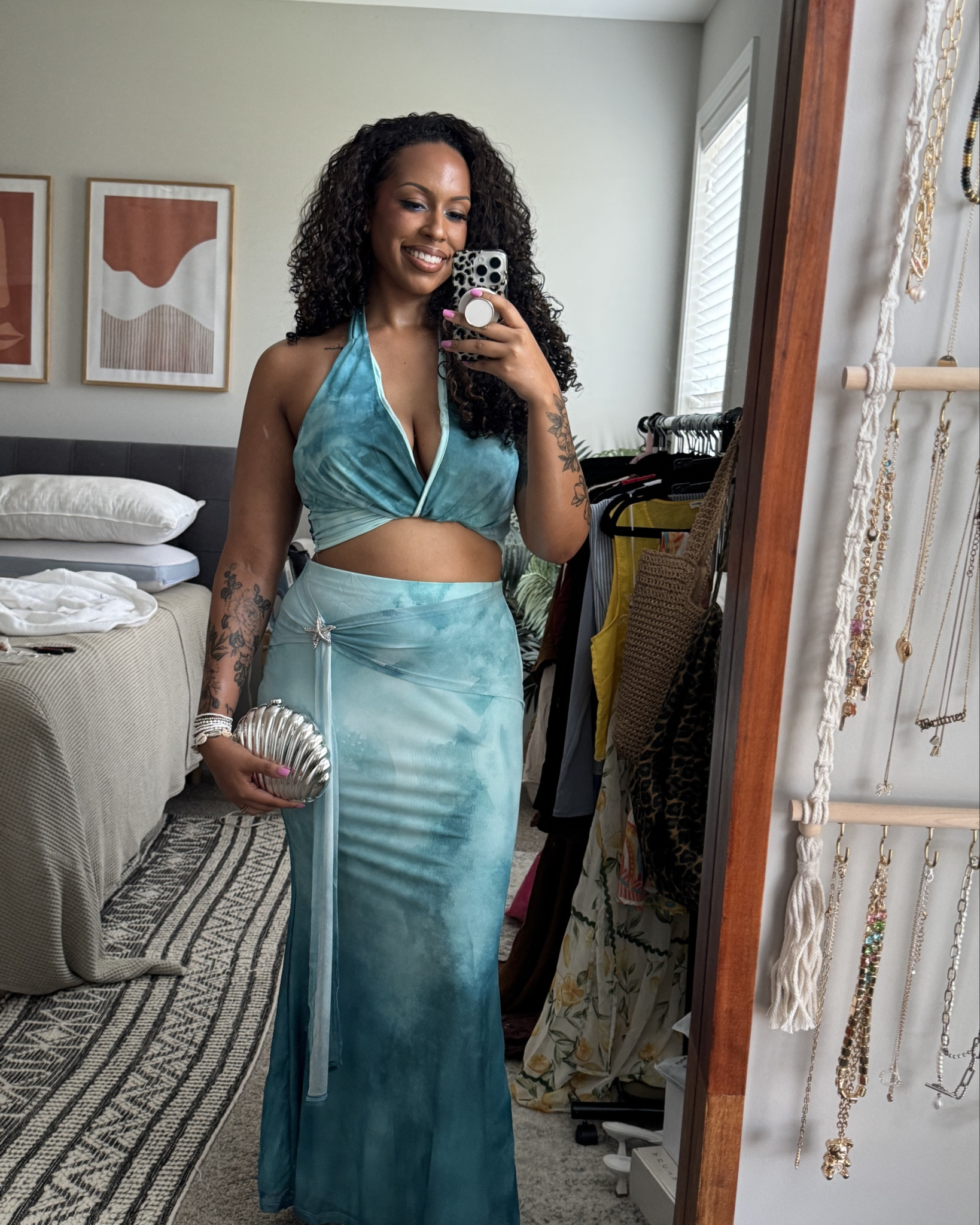 makeup look for siren/mermaid themed bday party I went to 🧜🏽‍♀️🌊🐬

#LTKStyleTip #LTKMidsize #LTKFindsUnder50