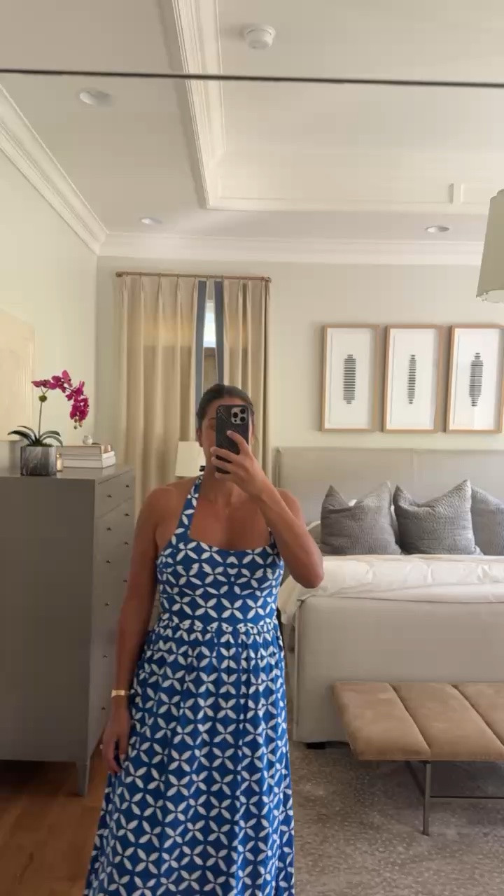 This pattern is 🤩

Wearing a size medium even with a bump!

Bump friendly dresses, halter dress, halter dresses, beach dress, vacay dress, brunch dress, grace white

#LTKgrwm #LTKootd #LTKSeasonal