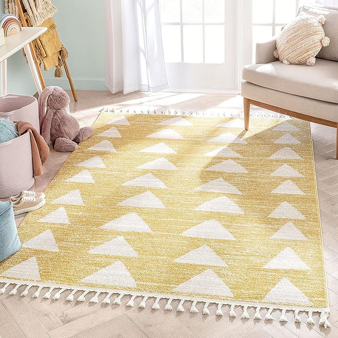 Well Woven Tango Yellow Geometric Triangle Pattern Stain-Resistant Area Rug 5x7 (5'3" x 7'3") | Amazon (US)