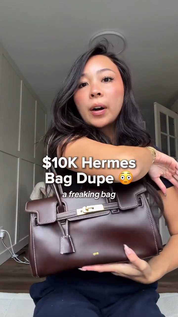 The PERFECT Hermes Etoupe bag DUPE!!! 🫢

… and you don’t have the spend your entire savings on this 1 new fall bag. Elevate your autumn outfits with the perfect fall dark brown shoulder handbag hehe 

-

#fallbag #trendingbags #jwpei #hermesbags #affordablebags #bagobsession

#LTKSeasonal #LTKItBag #LTKStyleTip