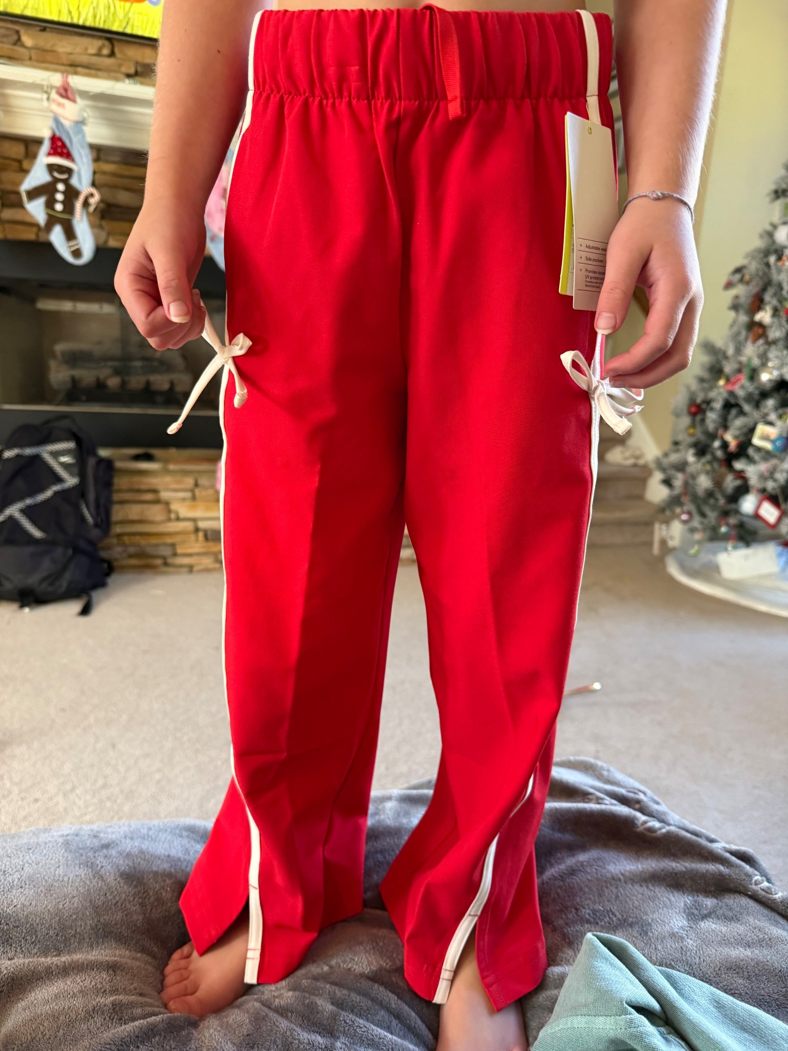 The kid version of these made me order the adult version 😍 how adorable!!

#trackpants #bowlove #girlgiftguide #giftguide #style #teengifts

#LTKGiftGuide #LTKActive #LTKfitnessgoals