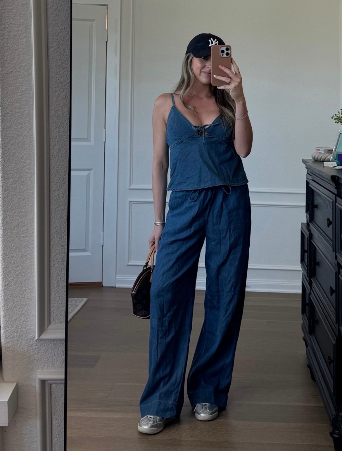 Calling all the sports moms who don’t want to wear athleisure to sports events!

#LTKootd #LTKmomlife