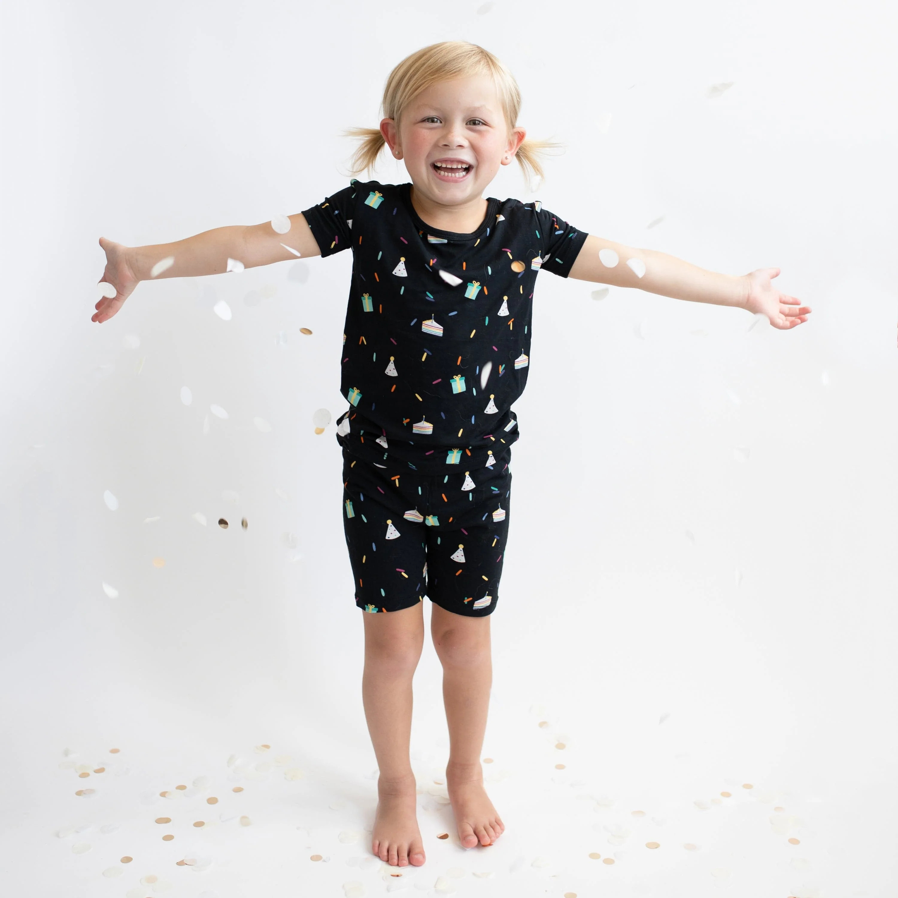 Short Sleeve Pajamas in Midnight Party | Kyte BABY