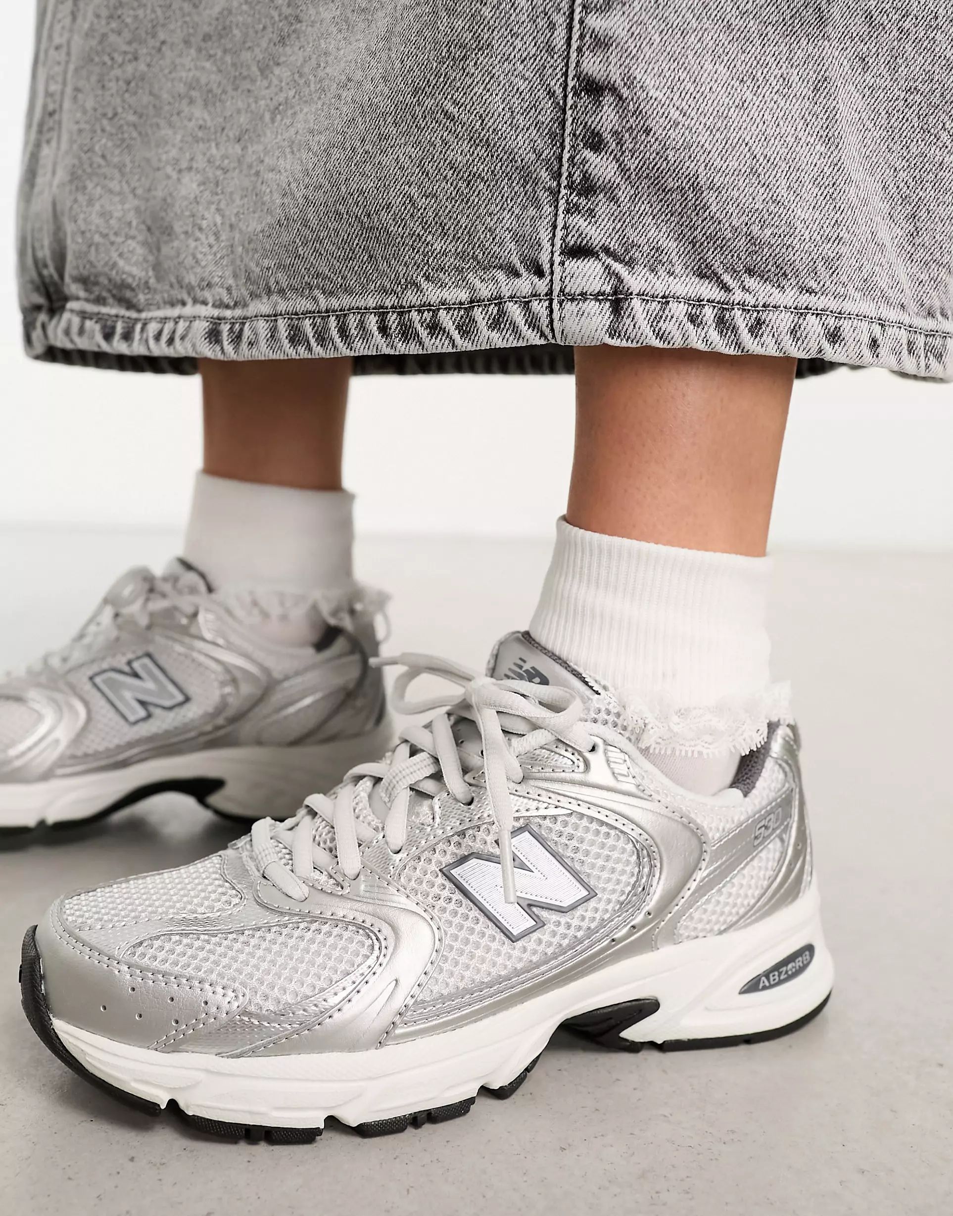 New Balance 530 trainers in white & silver | ASOS (Global)