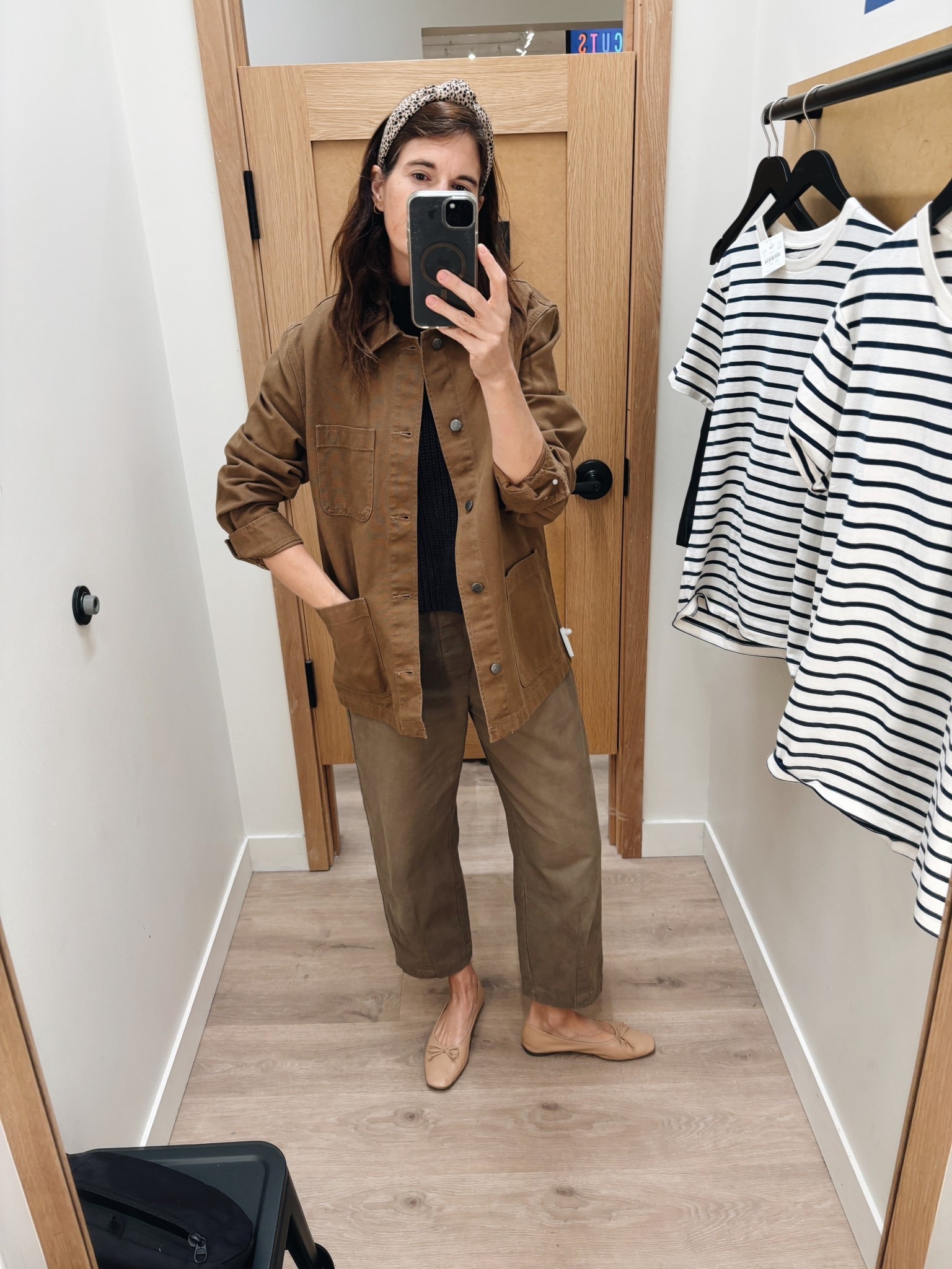 J.crew factory finds

Cotton canvas chore jacket. Medium
(Guys section) total steal with 60% off clearance. 

Target barrel pants: small


#LTKgrwm #LTKootd #LTKGiftGuide