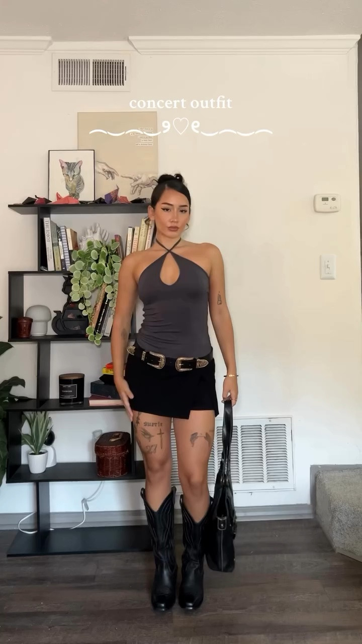 except i changed immediately after and i don’t listen to the person i’m going to see bc i didn’t think anyone fr listened to them but i’ve just found that they actually do 😭 
#concertoutfit #outfitinspo #outfitcheck