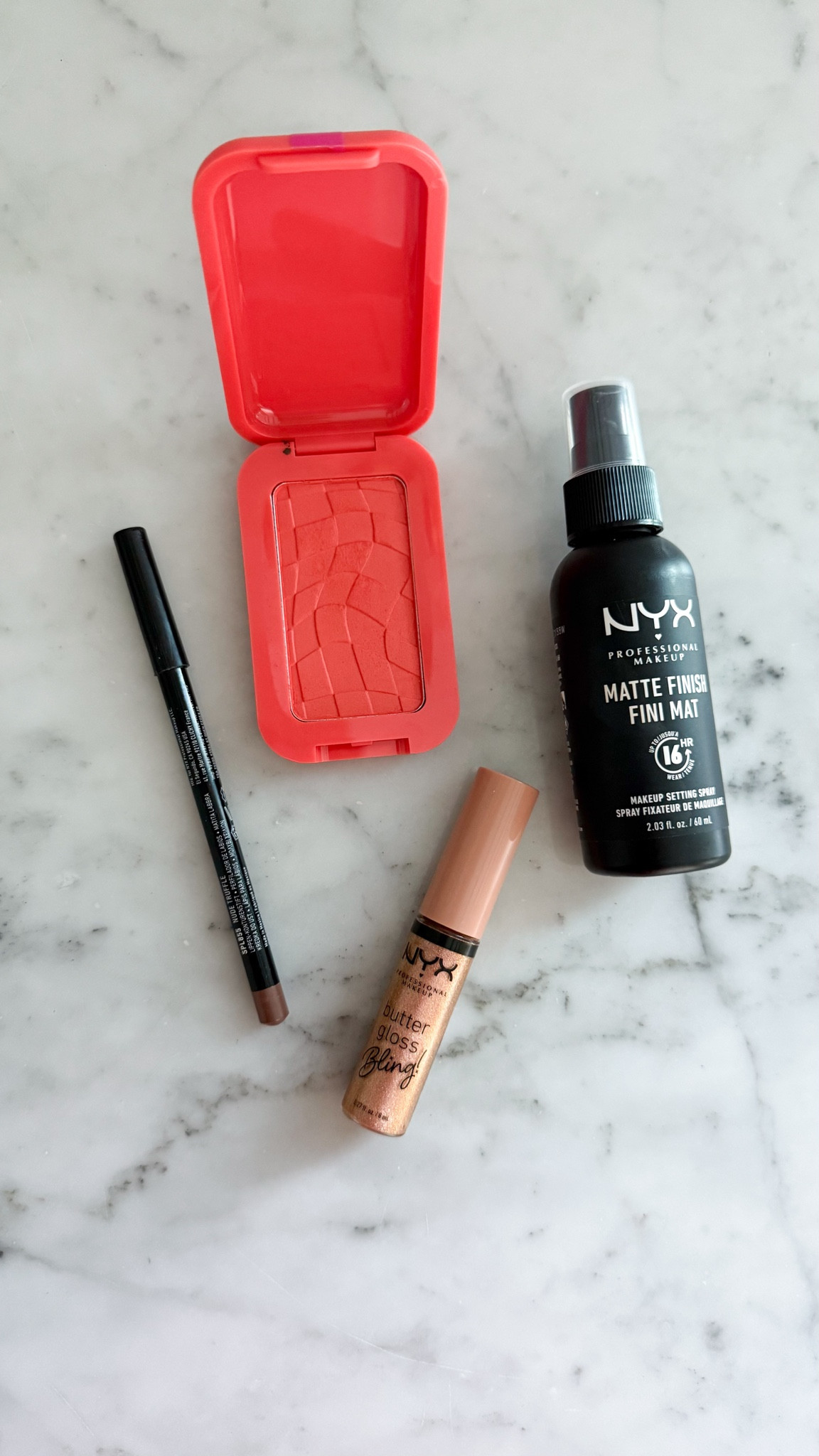 Beauty favorites @Walmart

Blush shade - “Had Butta”
Lip Liner shade - “Nude Truffle”
Lip Gloss shade - “Bring The Bling”

#WalmartPartner #WalmartBeauty