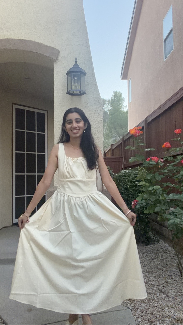 if pastel yellow isn’t the color of the summer I don’t know what is! soooo happy pastels, especially yellow, is making a comeback. ☺️💛 wear it to your next beach day or to a spring picnic. ☀️

#sundress #sundressseason #summerdress #pastelyellow #outfitinspo