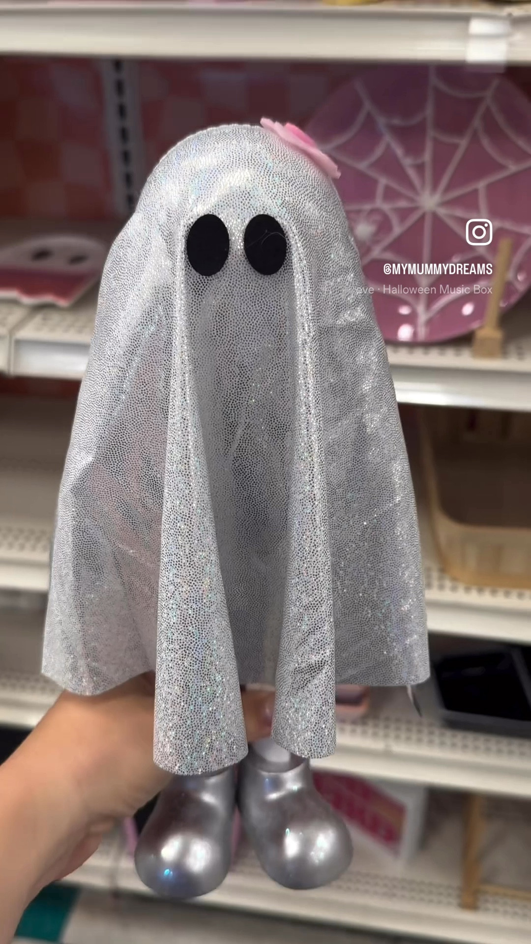 Hippy Halloween decor 🎃✌️ spooky season is at @michealsstores , and the hippy Halloween decor is totally groovy 🩷🧡 ⁣
⁣
#halloweenaesthetic #halloweeninspo #halloweendecor #halloweendecorations #hippyhalloween #halloweenvibes #pinkoween #pinkhalloween #seasonaldecor #halloweenfinds

#LTKSeasonal #LTKFallSale