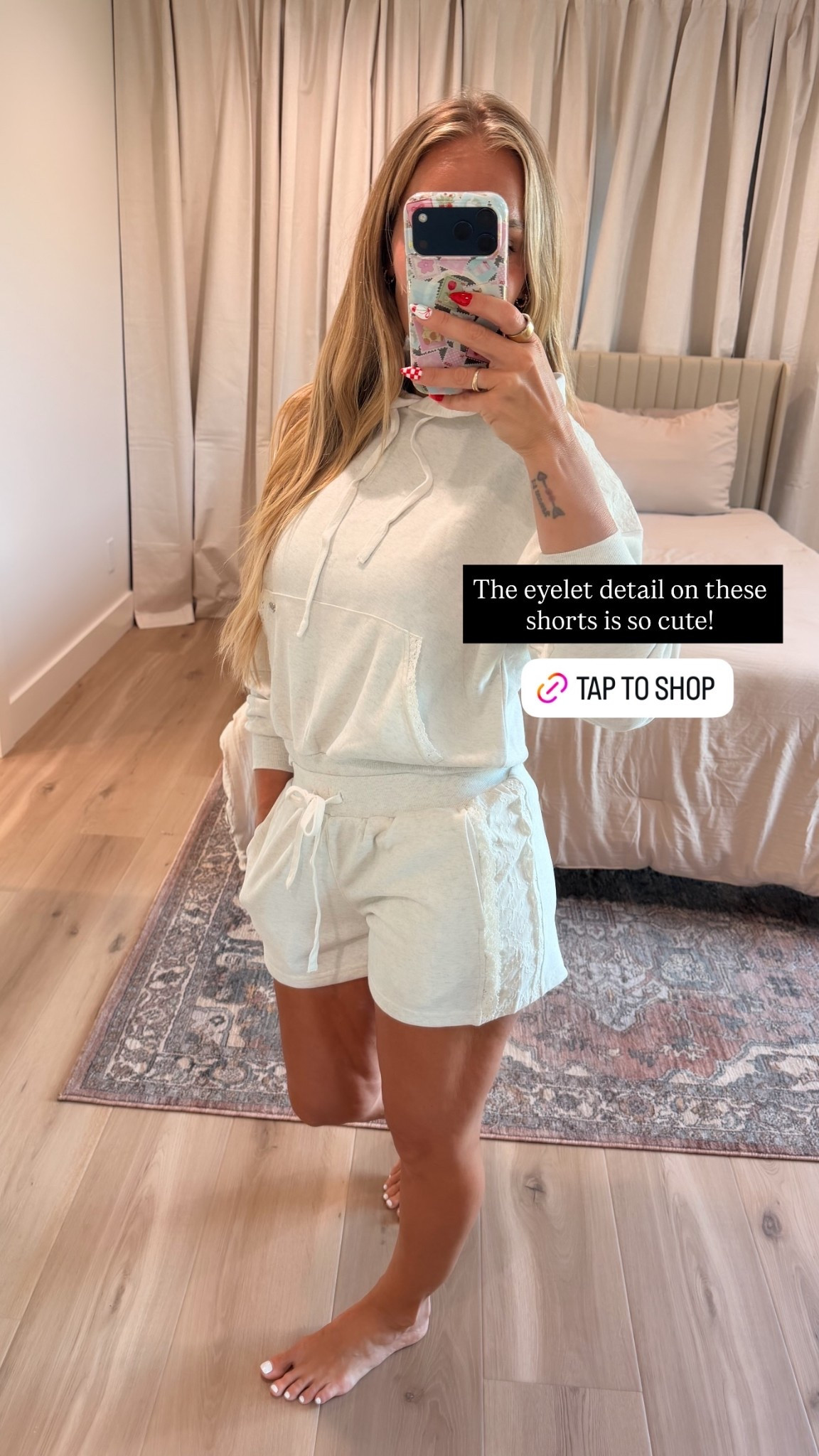 The eyelet detail on these shorts is so cute!