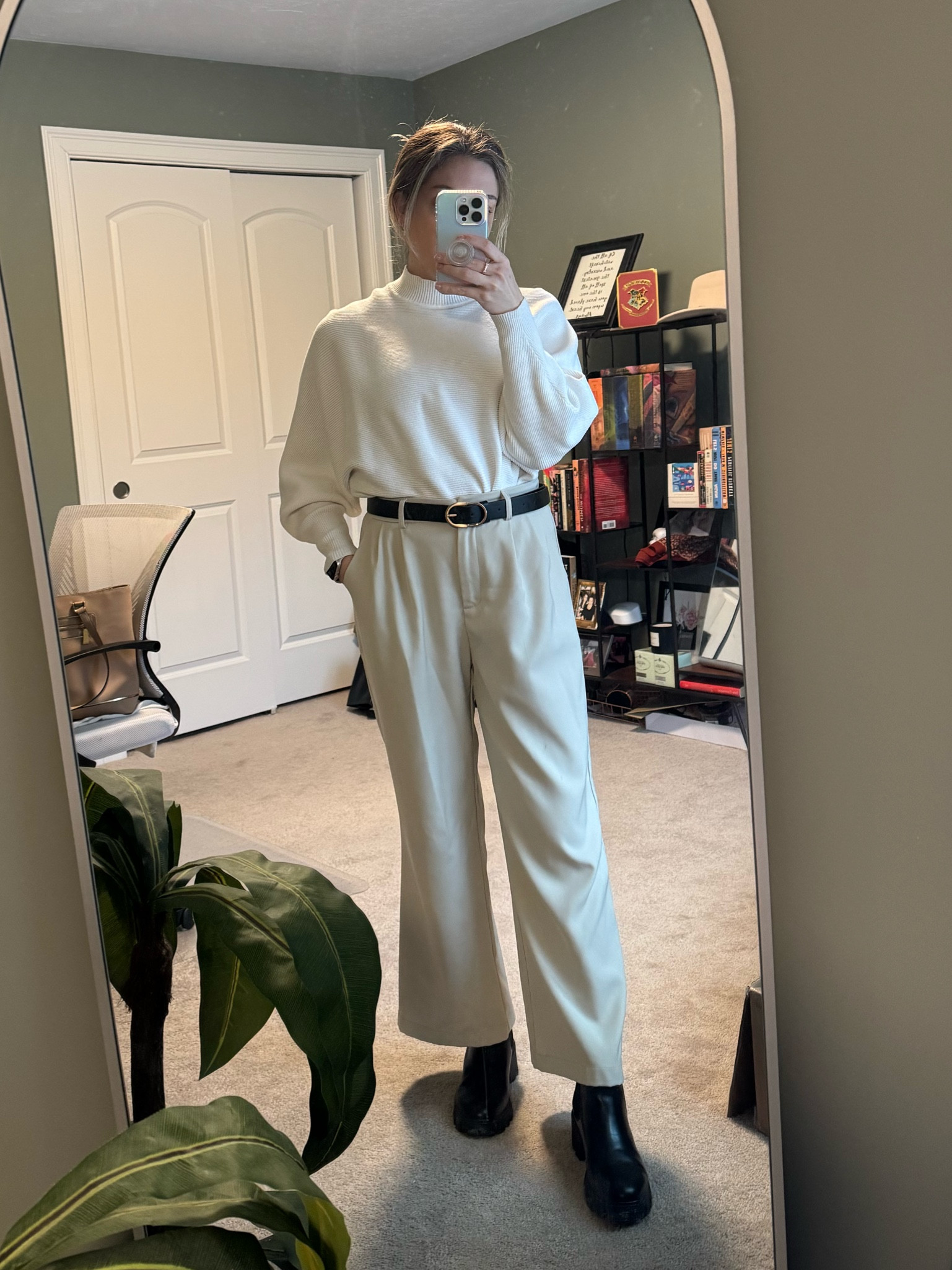 Love this comfy and casual look for work and content shoots 🤳

#LTKShoeCrush #LTKWorkwear #LTKTravel