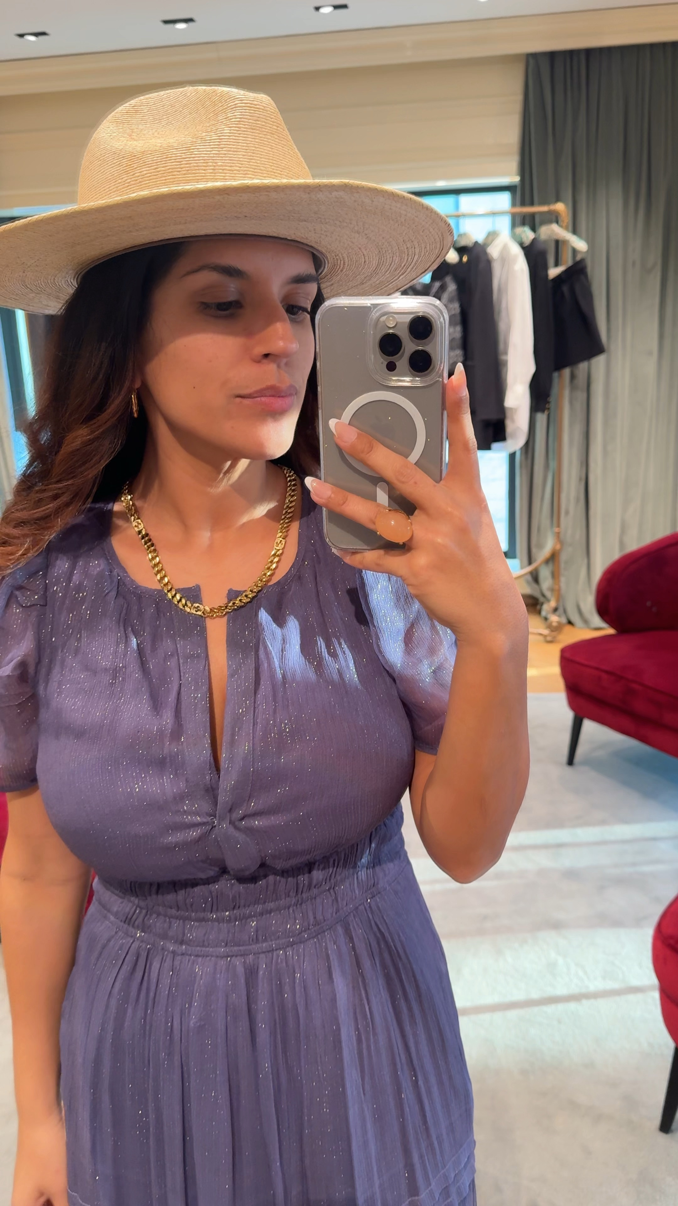 Do we need this necklace?😥😩🥰 #gucci 

#LTKVideo #LTKparties #LTKSeasonal