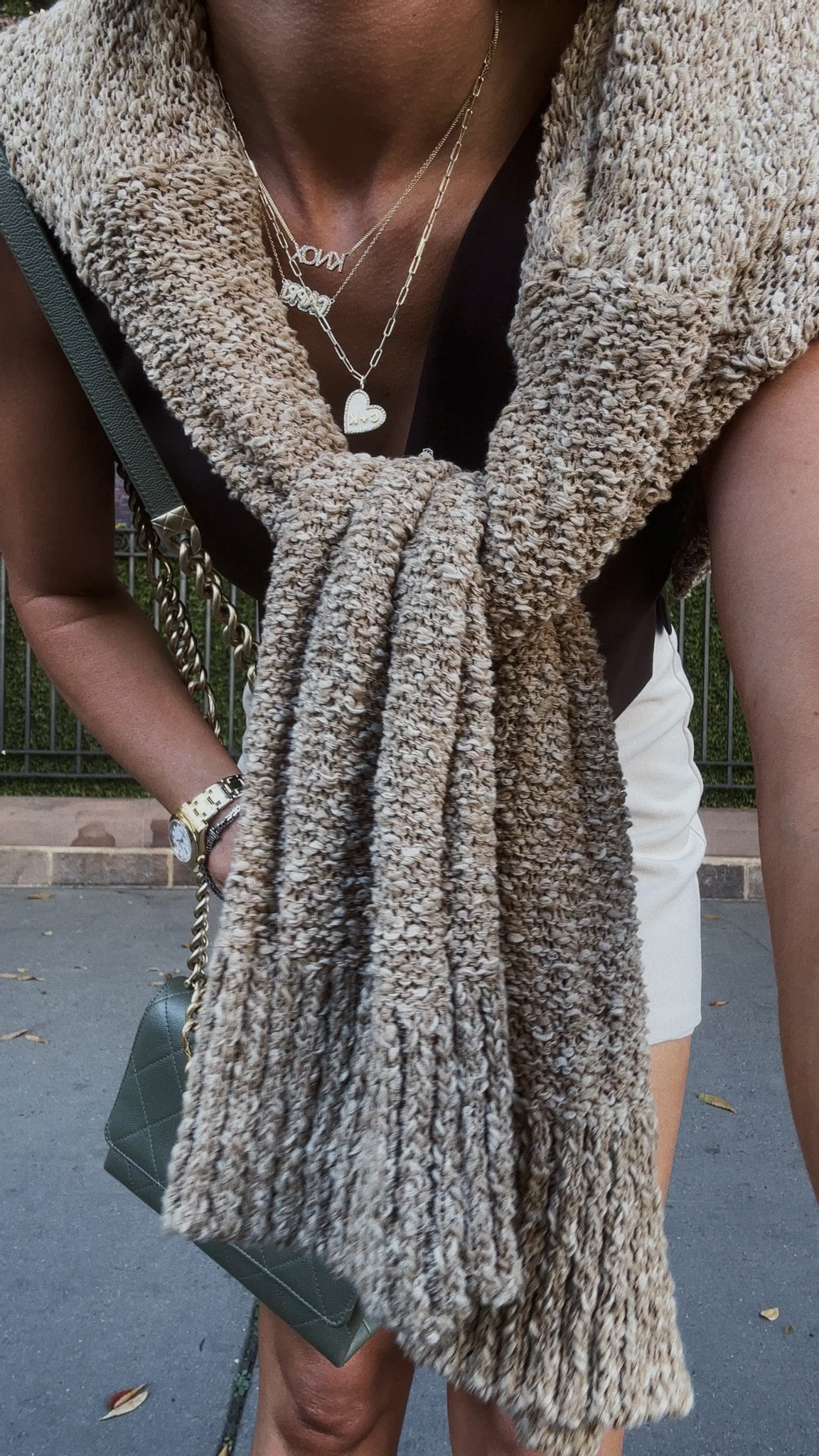 sweater out of stock H&M, but the rest is linked here! 🤍